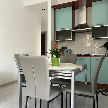 Apartment Sweet *